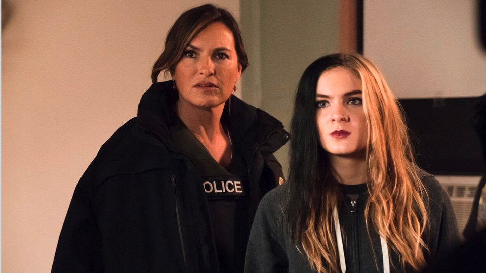 Brighton Sharbino with Mariska Hargitay in Law & Order: SVU